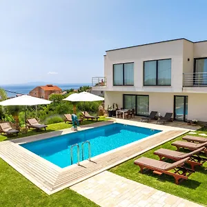 https://villa-joy-4-ever-banjol.primorje-gorskikotar.com